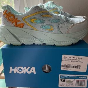 BNWT HOKA Clifton L-size 8.5 women